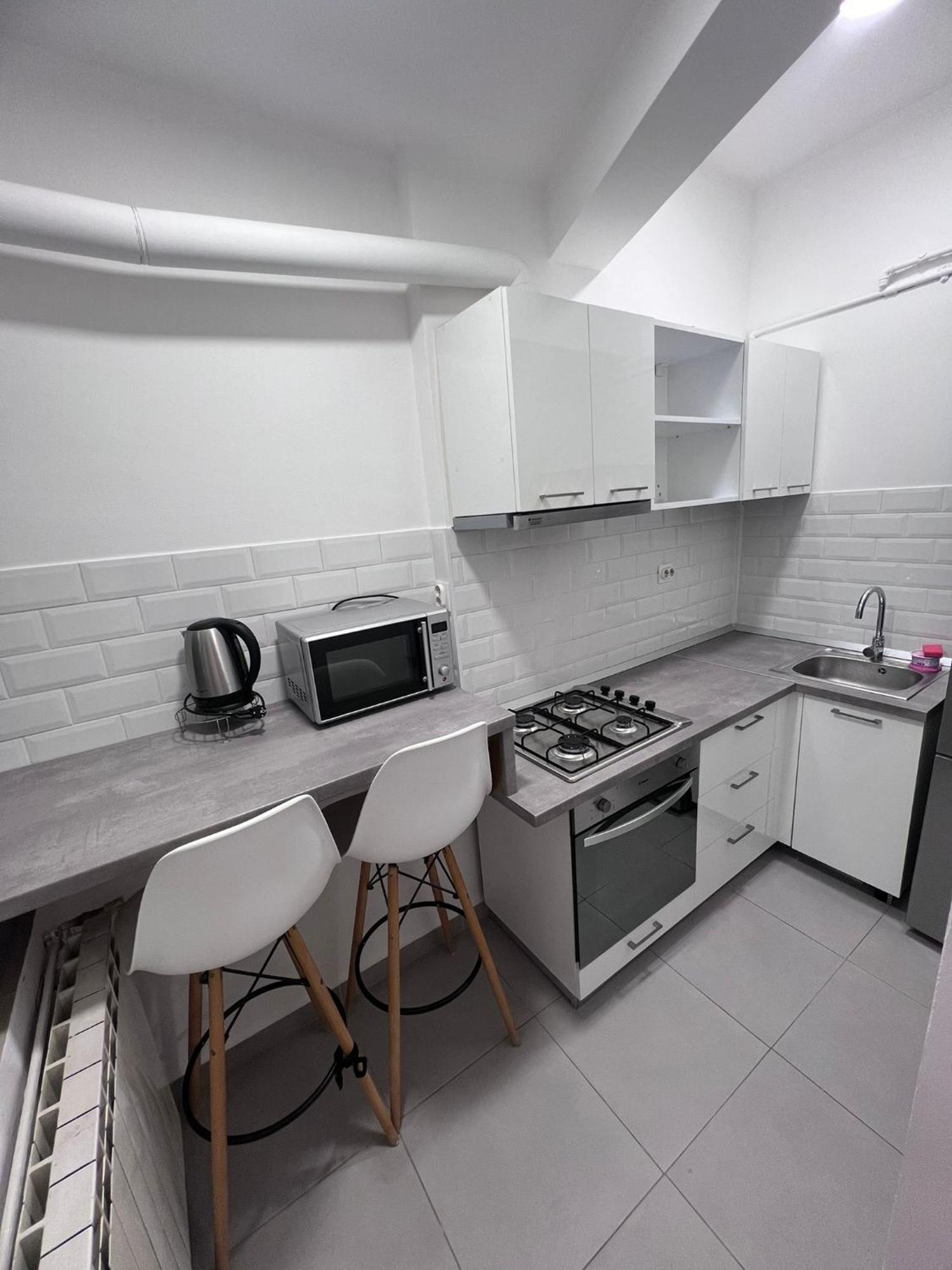 Mona'S Studio Apartment Bucureşti Ngoại thất bức ảnh