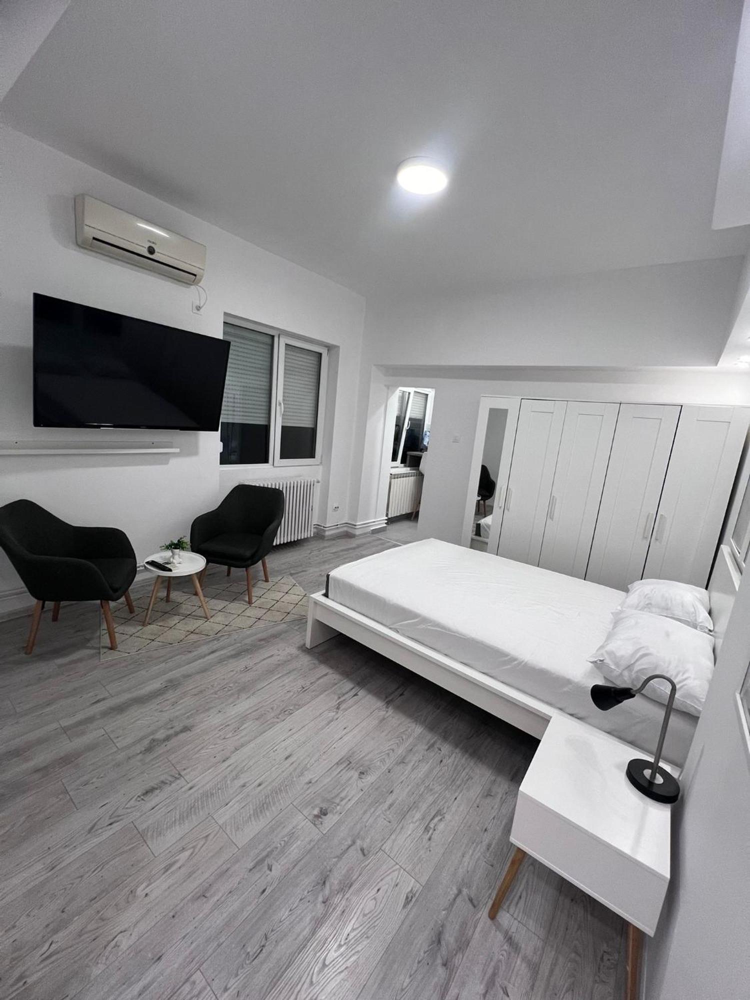 Mona'S Studio Apartment Bucureşti Ngoại thất bức ảnh